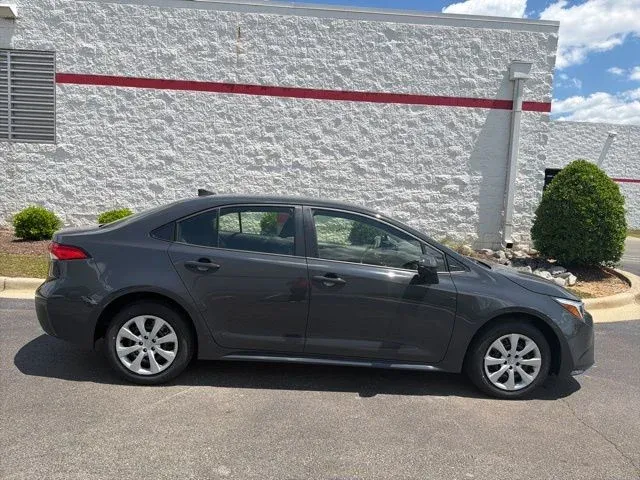 2026 Toyota Corolla Hybrid LE thumbnail 10