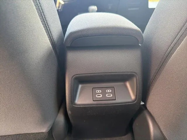 2026 Toyota Corolla Hybrid LE thumbnail 22