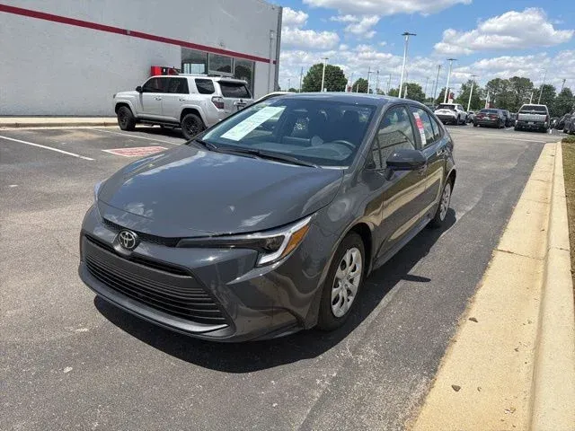 2026 Toyota Corolla Hybrid LE thumbnail 3