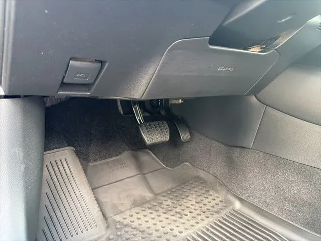 2026 Toyota Corolla Hybrid LE thumbnail 30