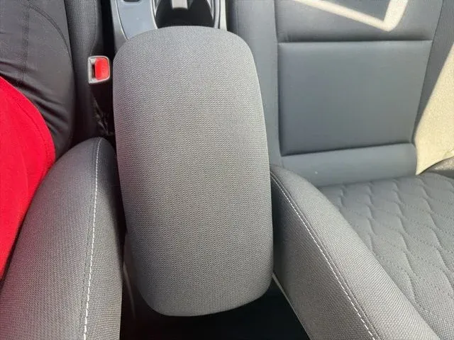 2026 Toyota Corolla Hybrid LE thumbnail 38
