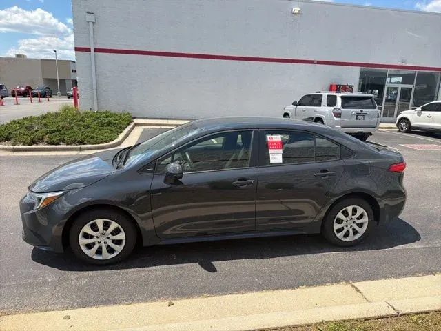 2026 Toyota Corolla Hybrid LE thumbnail 4