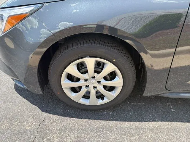 2026 Toyota Corolla Hybrid LE thumbnail 5