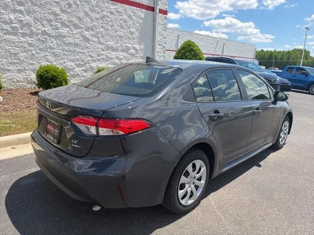 2026 Toyota Corolla Hybrid LE thumbnail 9