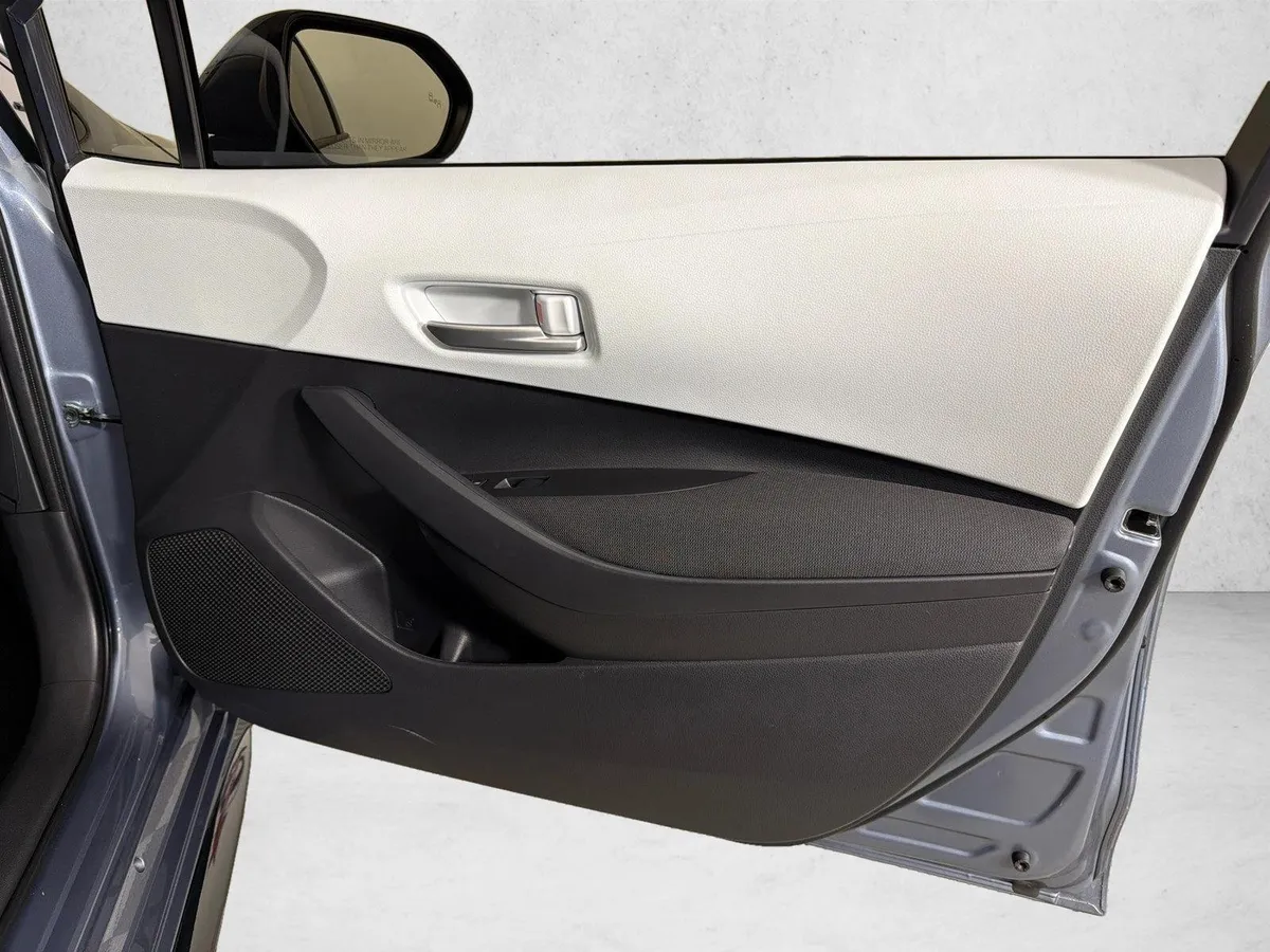 2026 Toyota Corolla Hybrid SE thumbnail 14
