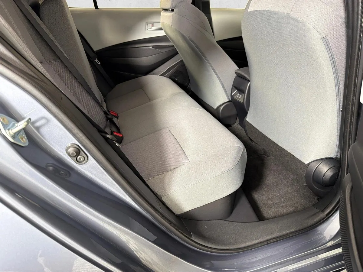 2026 Toyota Corolla Hybrid SE thumbnail 15