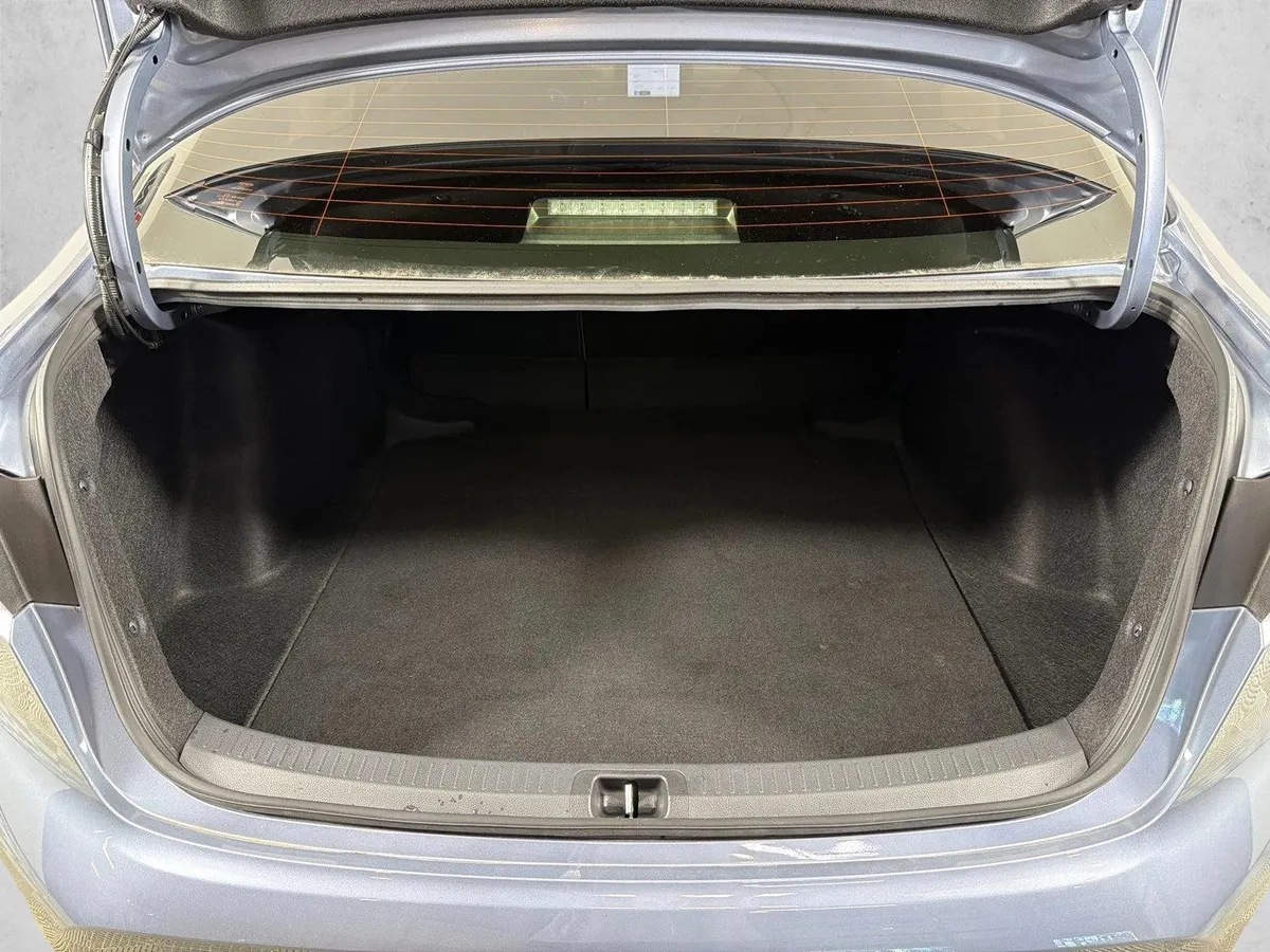 2026 Toyota Corolla Hybrid SE thumbnail 18