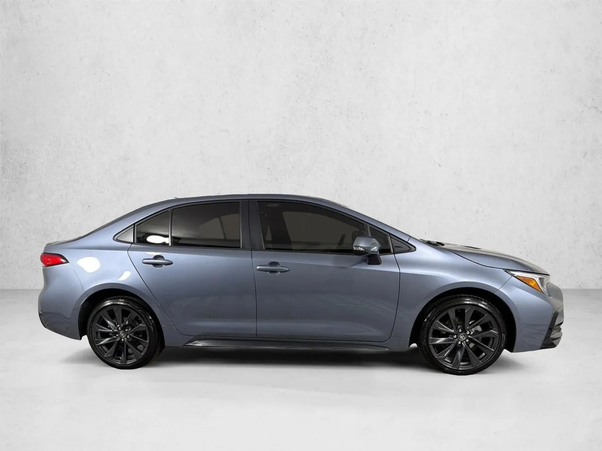 2026 Toyota Corolla Hybrid SE thumbnail 2