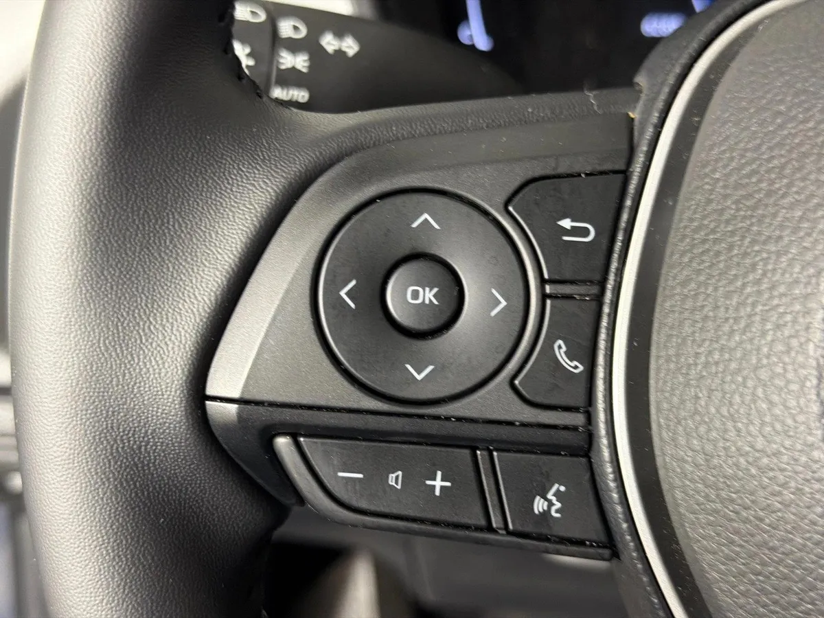 2026 Toyota Corolla Hybrid SE thumbnail 24