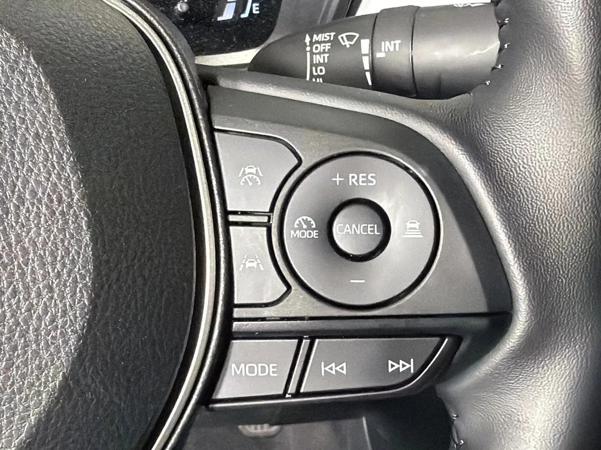 2026 Toyota Corolla Hybrid SE thumbnail 25
