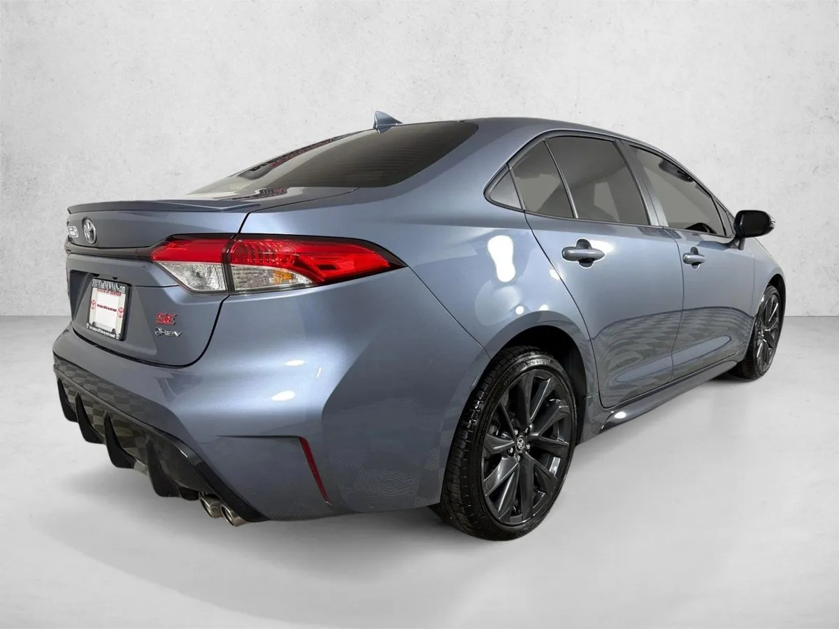 2026 Toyota Corolla Hybrid SE thumbnail 3