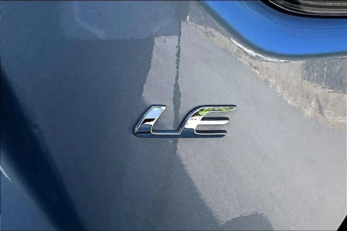 2026 Toyota Corolla LE thumbnail 10