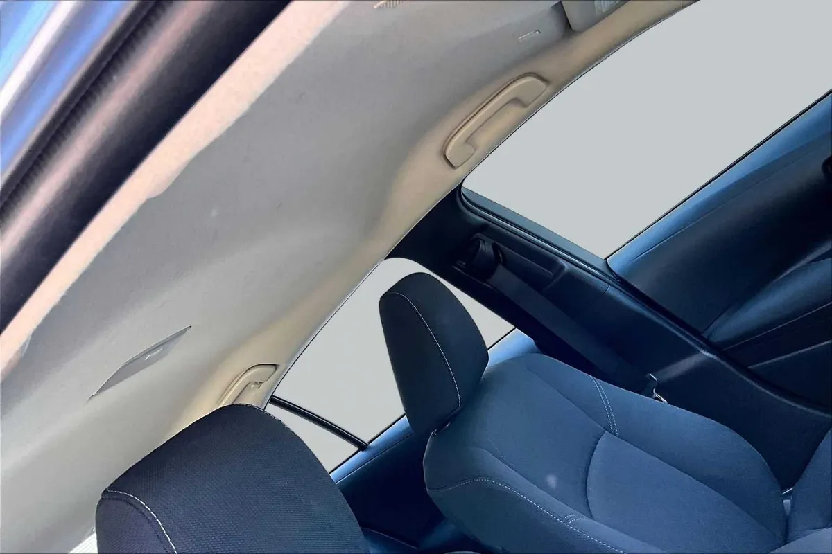 2026 Toyota Corolla LE thumbnail 14