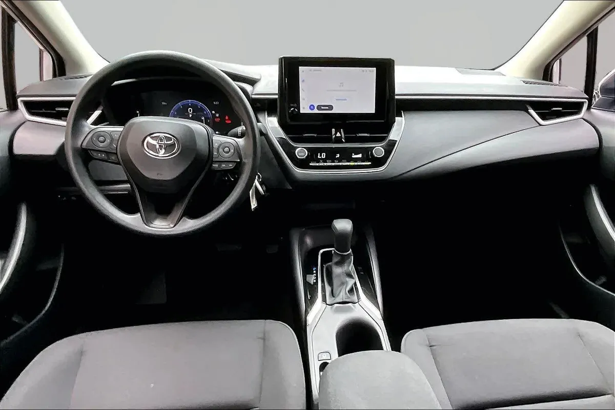 2026 Toyota Corolla LE thumbnail 15