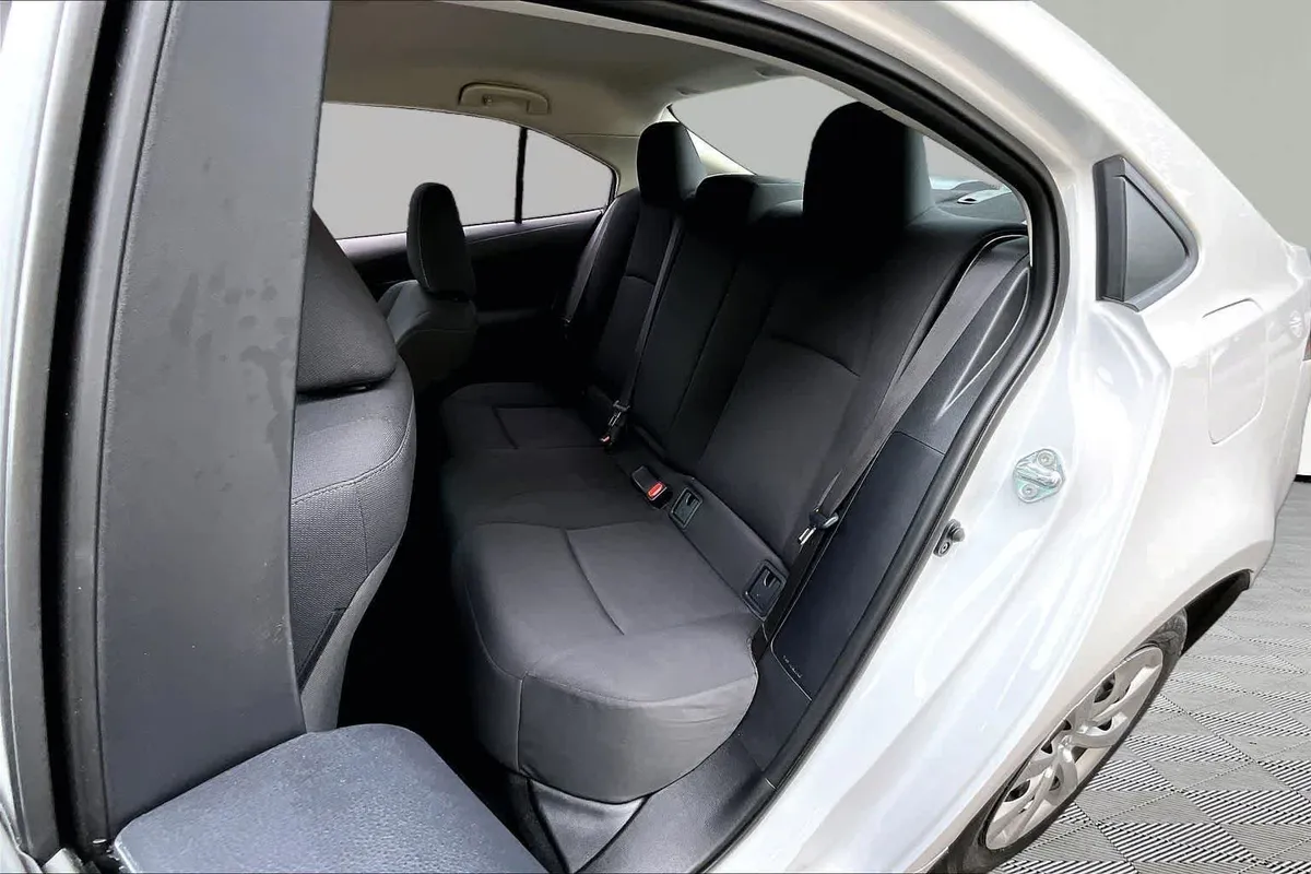 2026 Toyota Corolla LE thumbnail 20