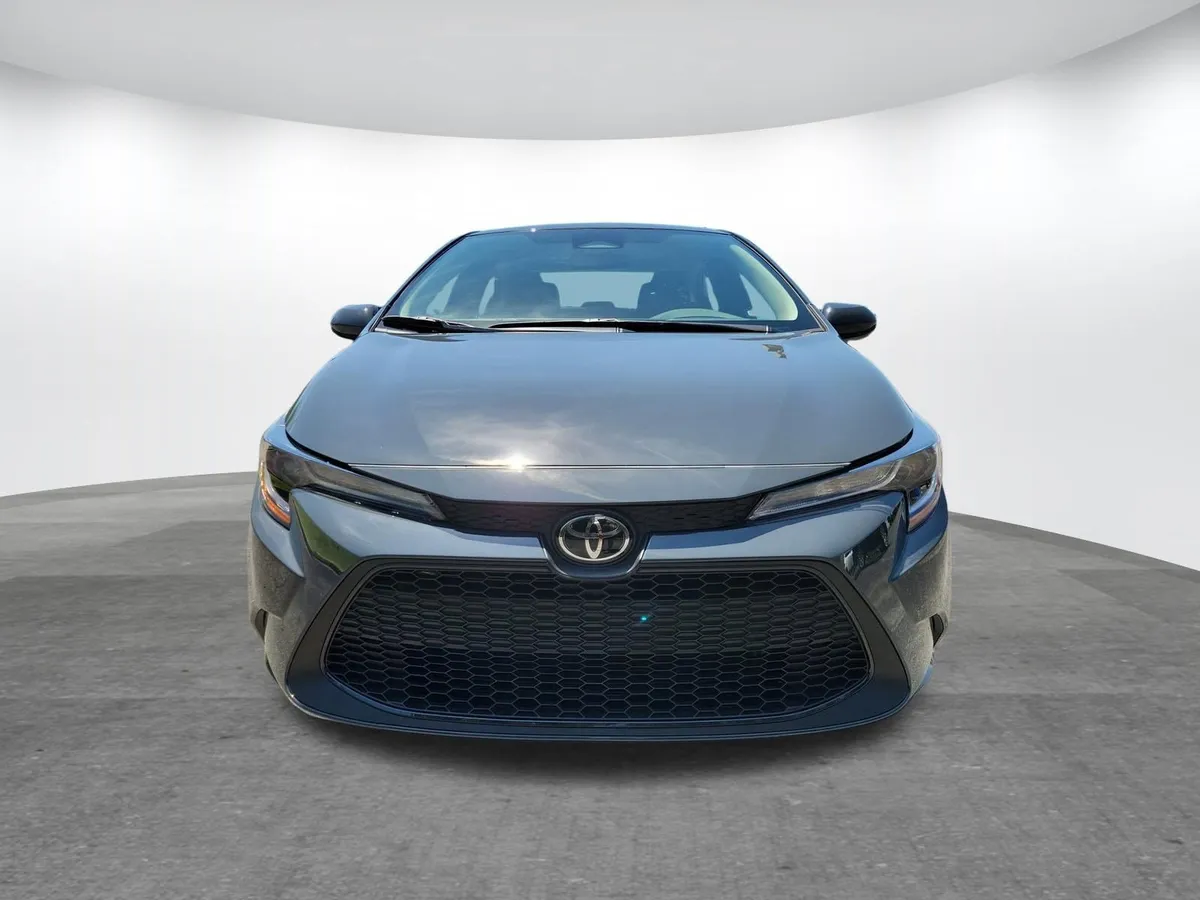 2026 Toyota Corolla LE thumbnail 15