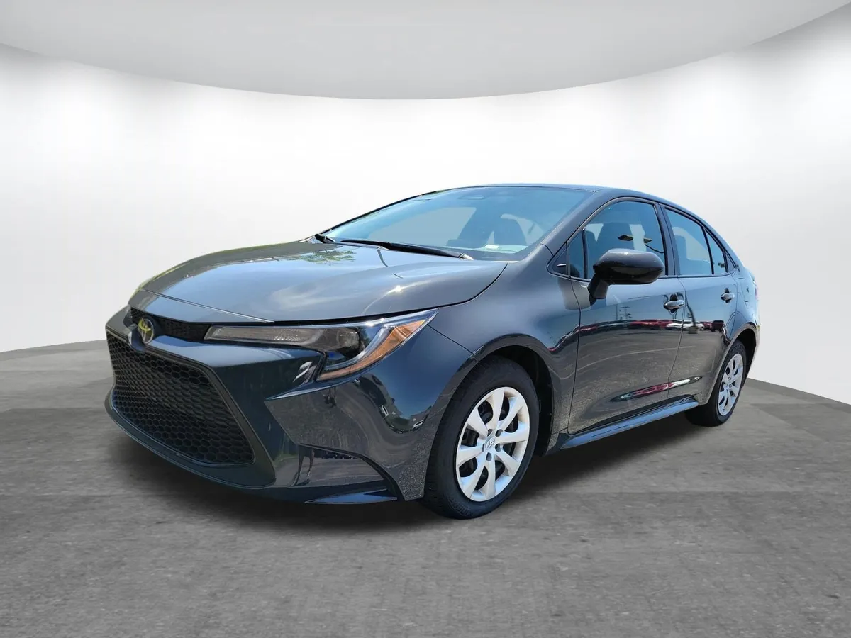 2026 Toyota Corolla LE thumbnail 16