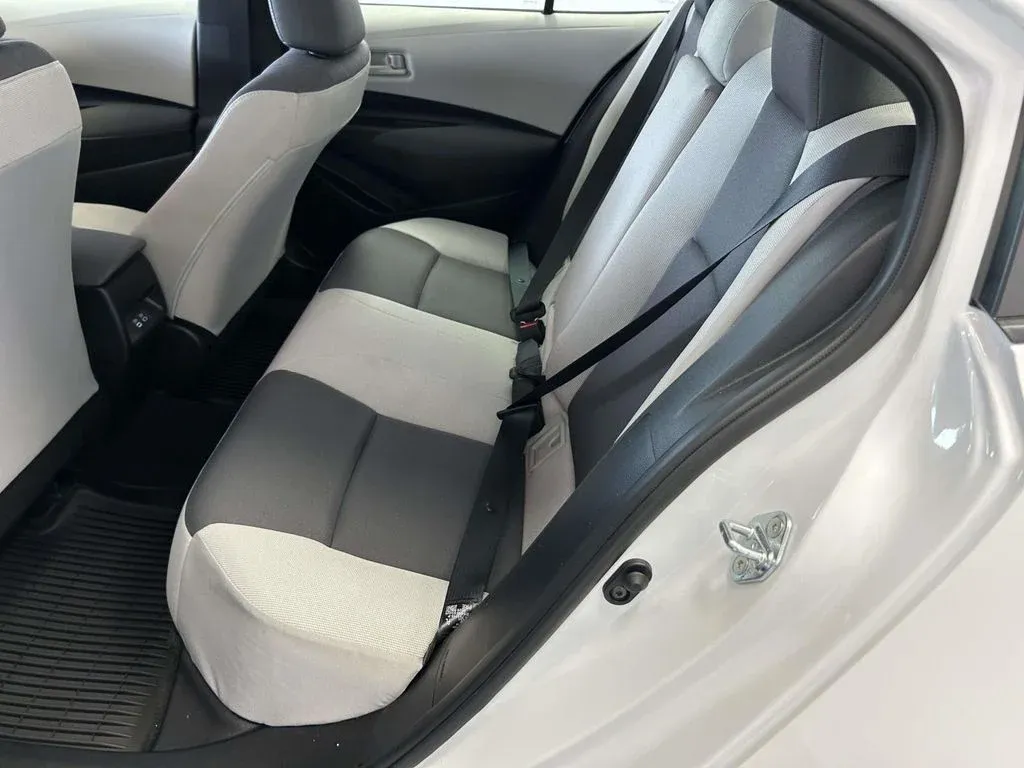 2026 Toyota Corolla LE thumbnail 13