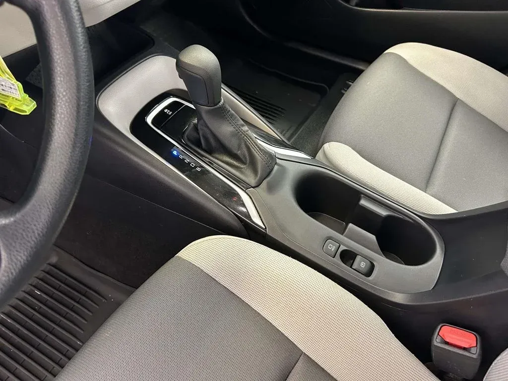 2026 Toyota Corolla LE thumbnail 20