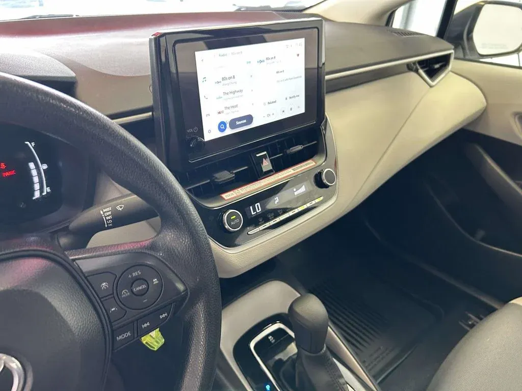 2026 Toyota Corolla LE thumbnail 21