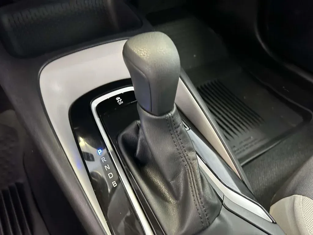 2026 Toyota Corolla LE thumbnail 22