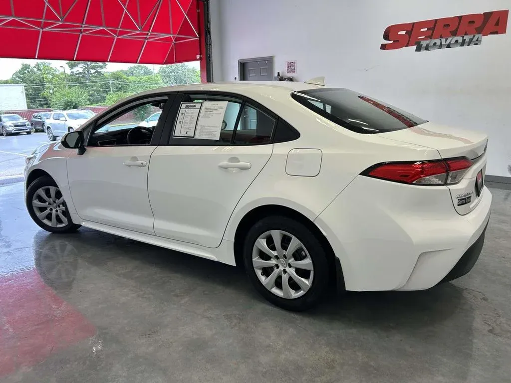 2026 Toyota Corolla LE thumbnail 6