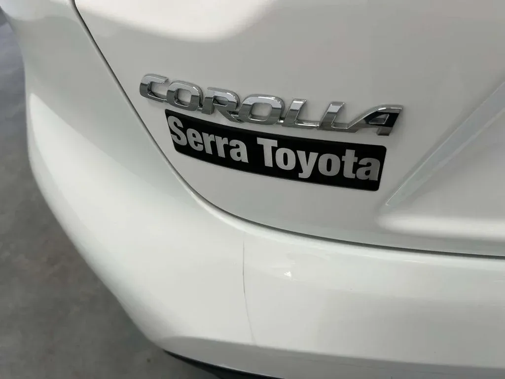 2026 Toyota Corolla LE thumbnail 9