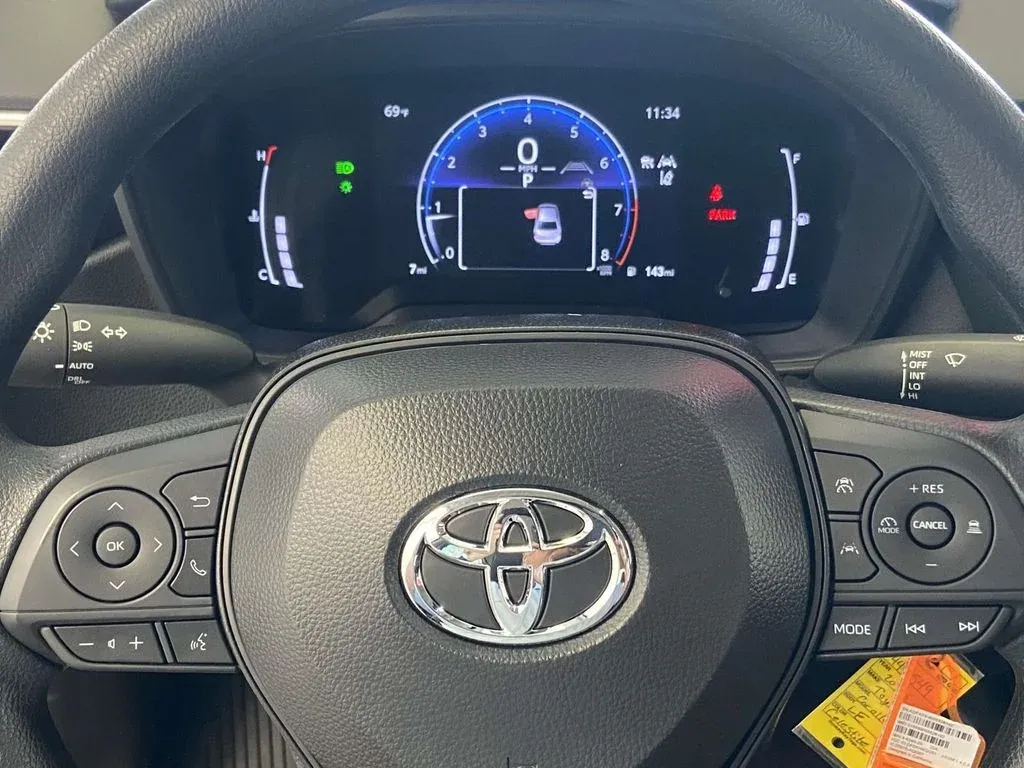 2026 Toyota Corolla LE thumbnail 25