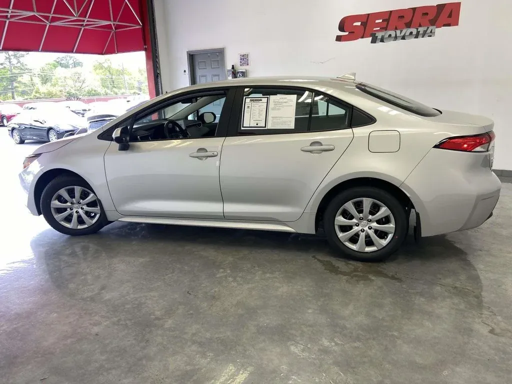 2026 Toyota Corolla LE thumbnail 6