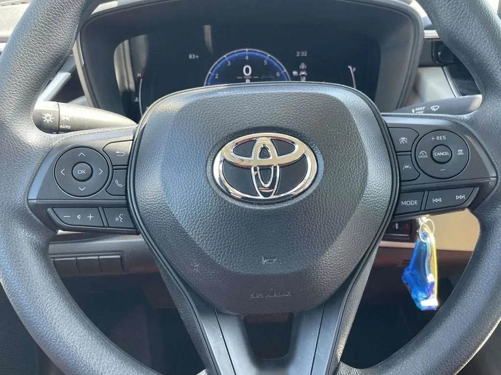 2026 Toyota Corolla LE thumbnail 23