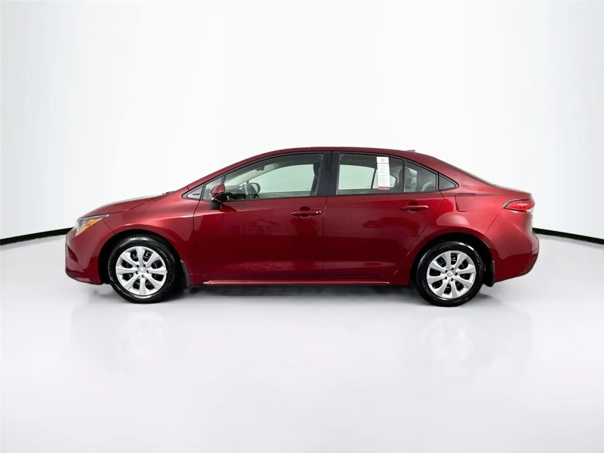 2026 Toyota Corolla LE thumbnail 13