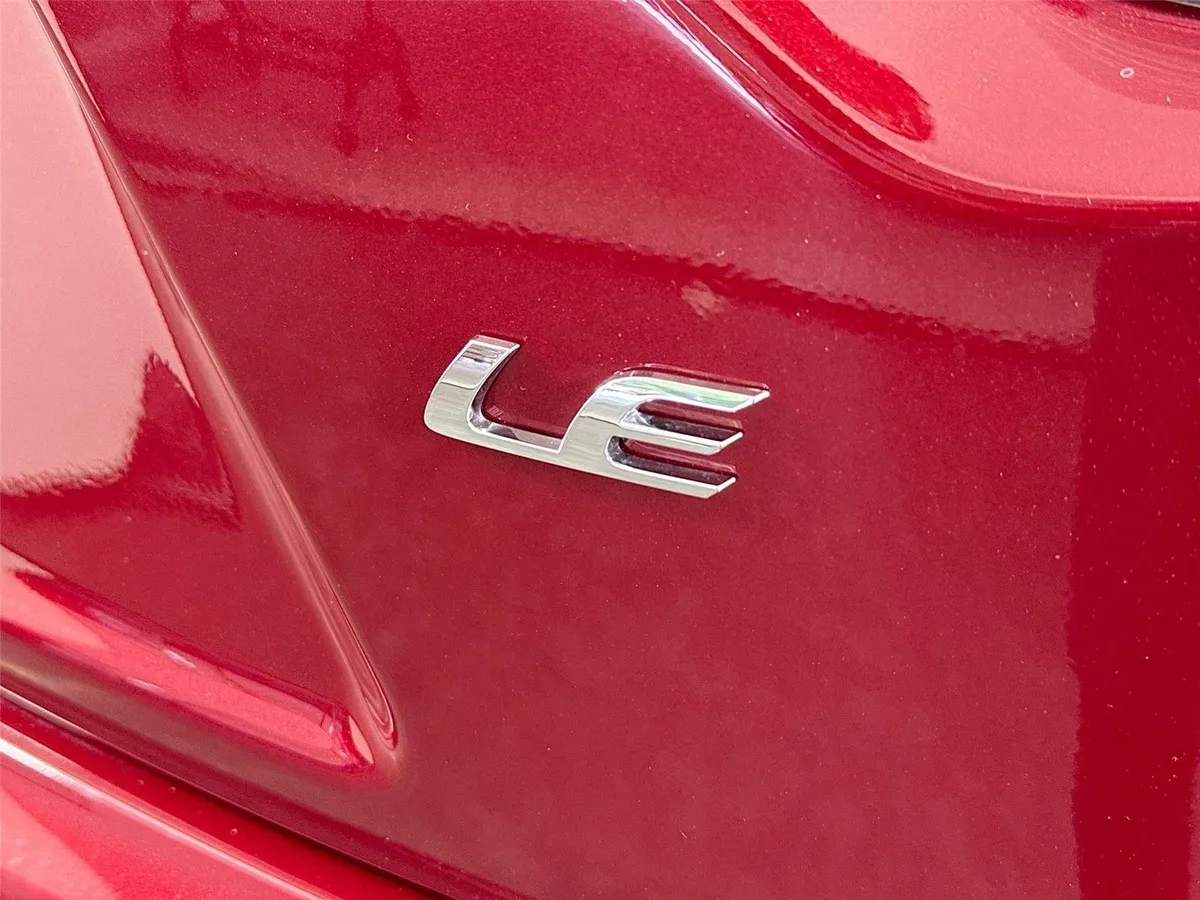 2026 Toyota Corolla LE thumbnail 14