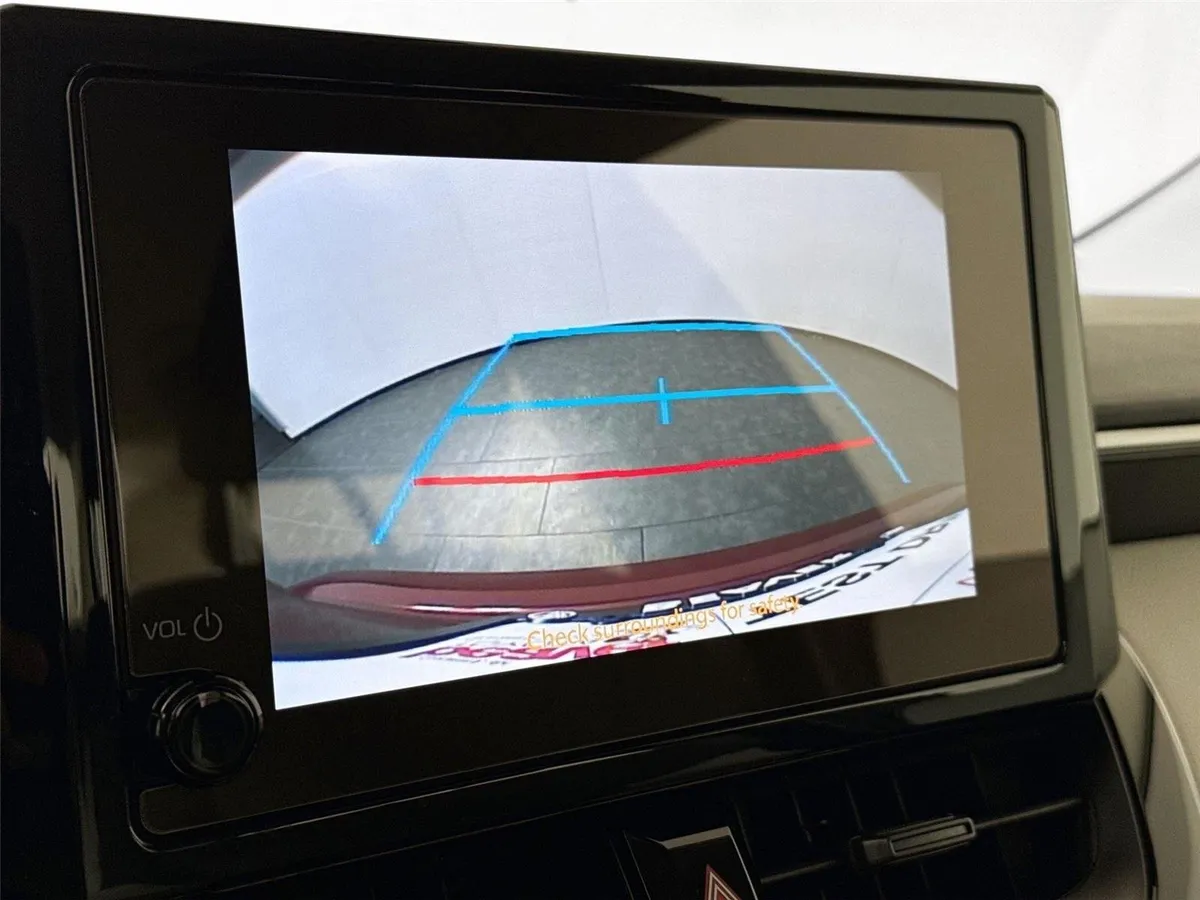 2026 Toyota Corolla LE thumbnail 22
