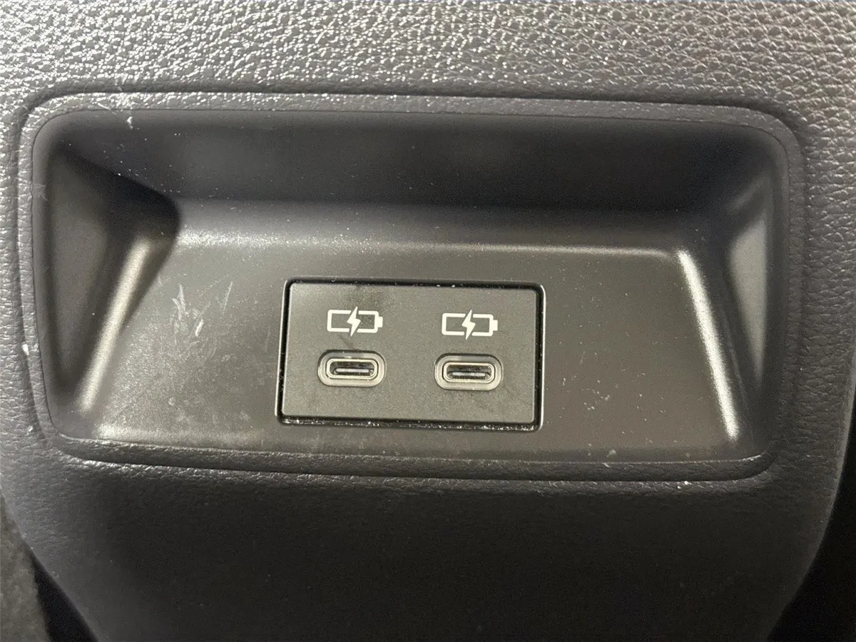 2026 Toyota Corolla LE thumbnail 33