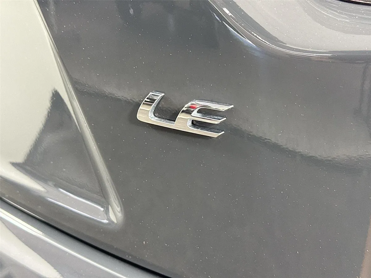 2026 Toyota Corolla LE thumbnail 14