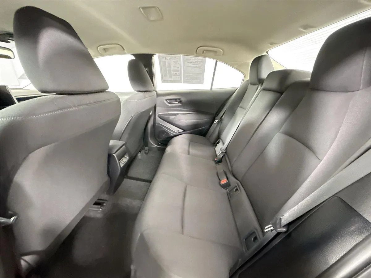 2026 Toyota Corolla LE thumbnail 29