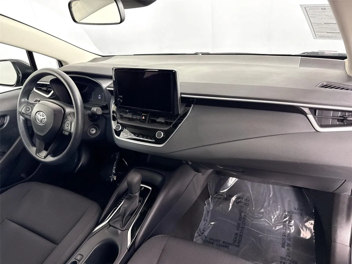 2026 Toyota Corolla LE thumbnail 41