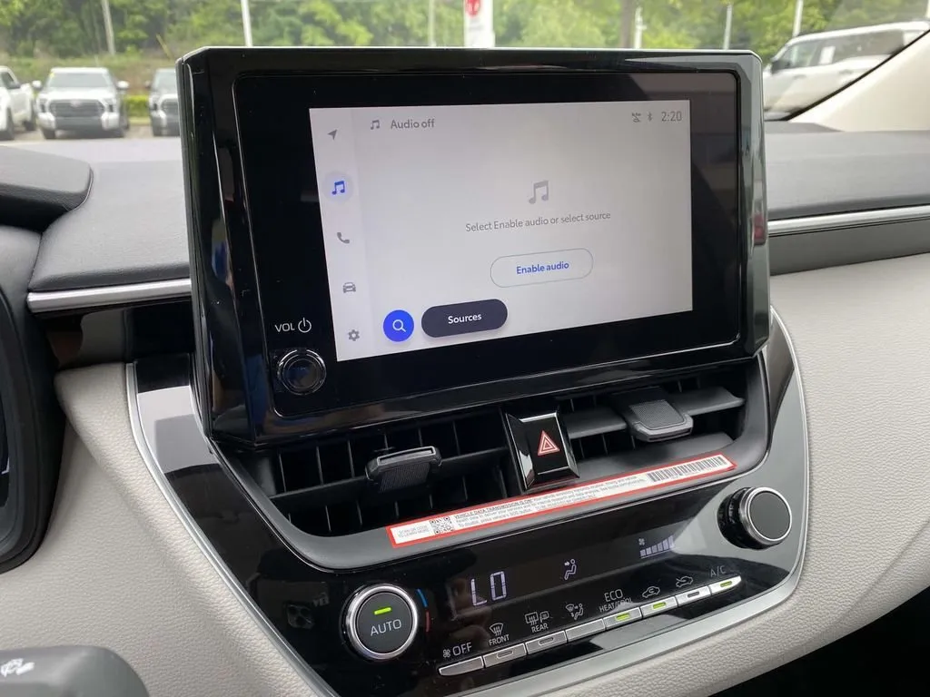 2026 Toyota Corolla LE thumbnail 21