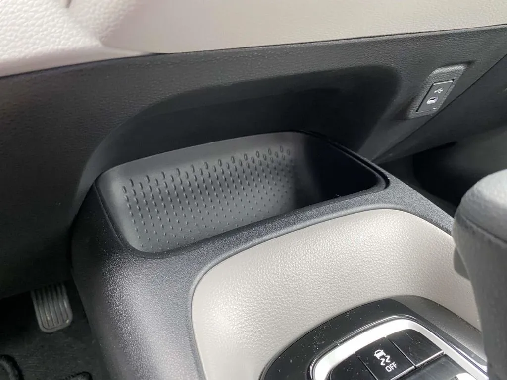 2026 Toyota Corolla LE thumbnail 23