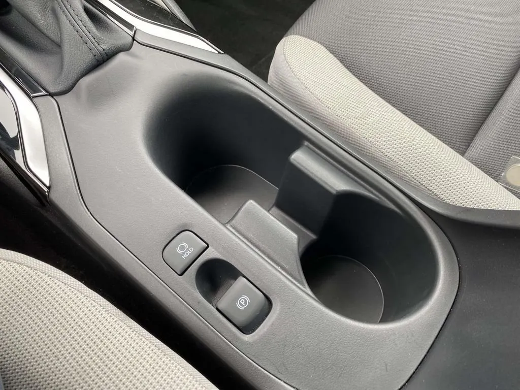 2026 Toyota Corolla LE thumbnail 25