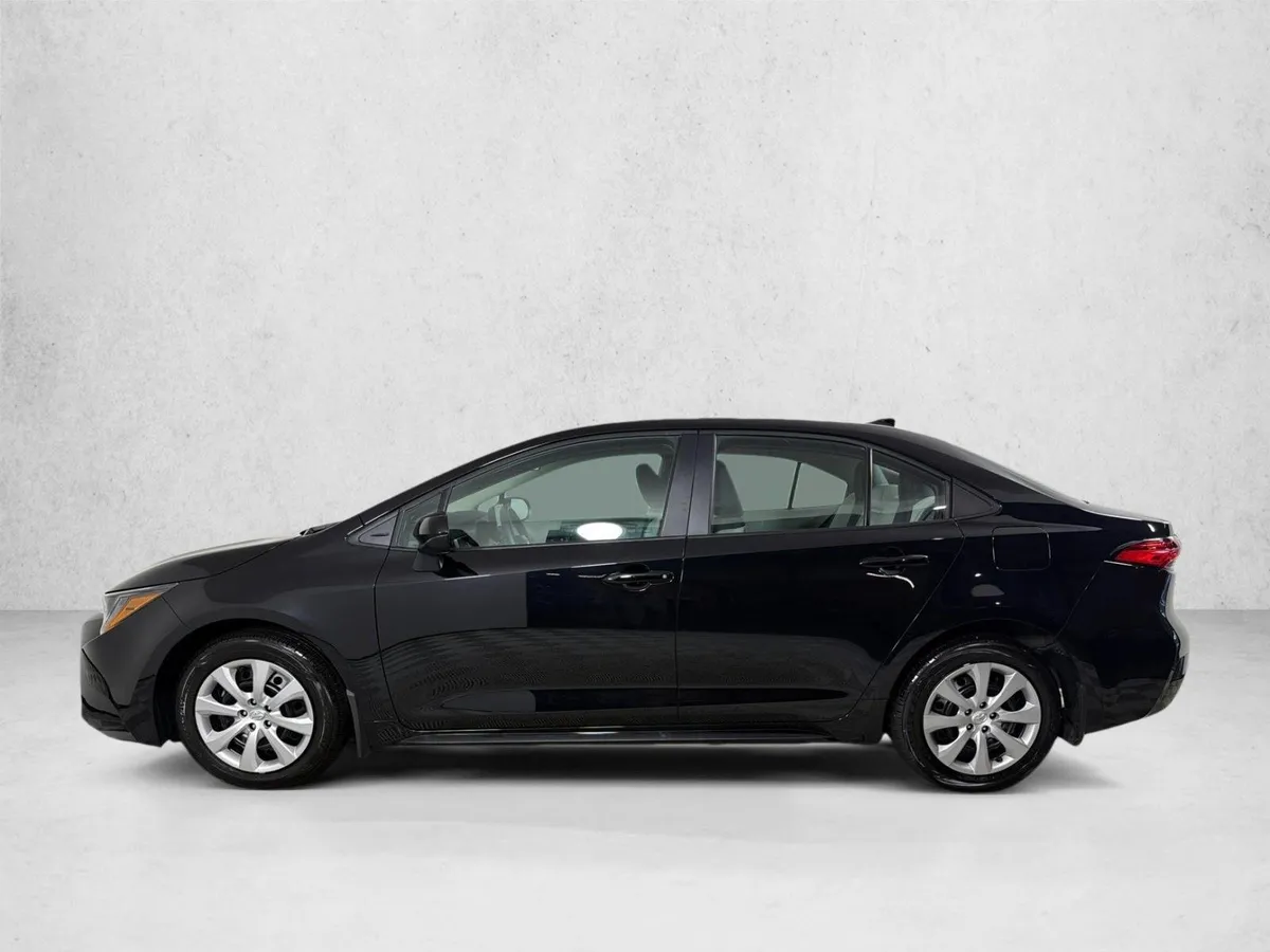 2026 Toyota Corolla LE thumbnail 6