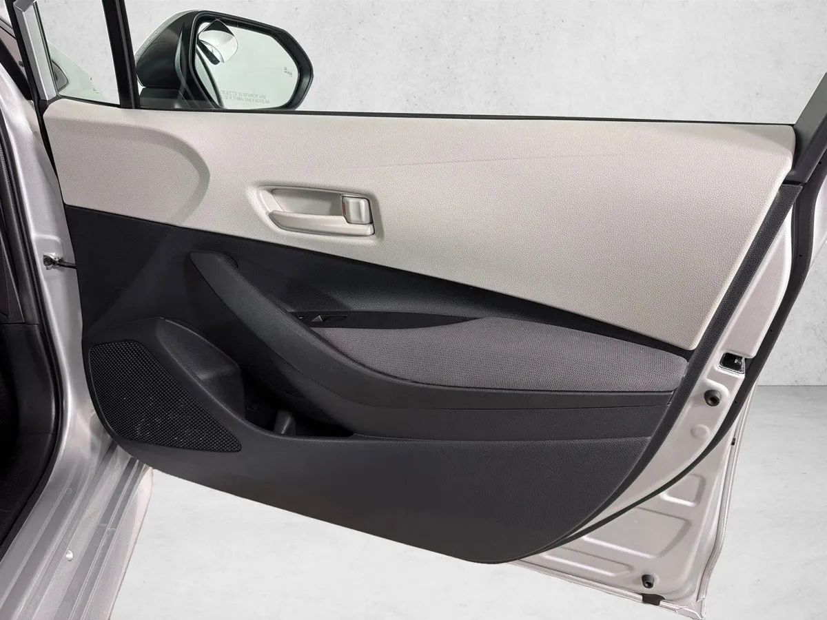 2026 Toyota Corolla LE thumbnail 14