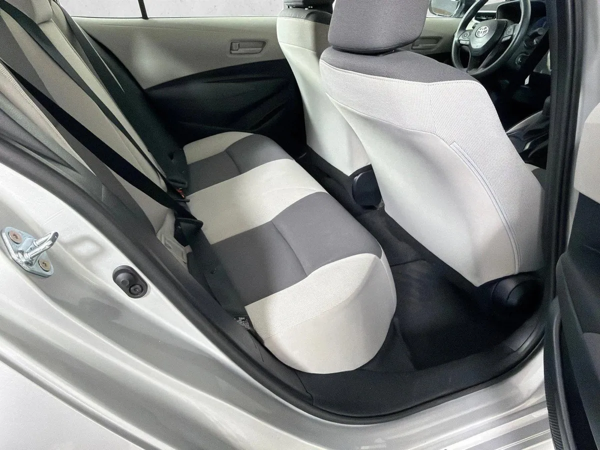 2026 Toyota Corolla LE thumbnail 15