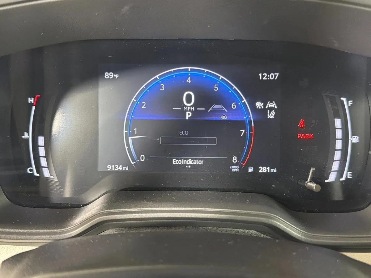 2026 Toyota Corolla LE thumbnail 26