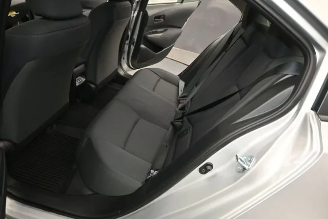 2026 Toyota Corolla LE thumbnail 11