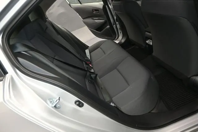 2026 Toyota Corolla LE thumbnail 13