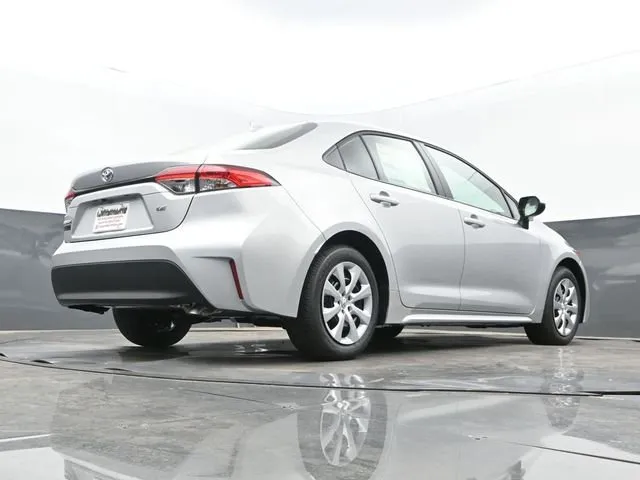 2026 Toyota Corolla LE thumbnail 24
