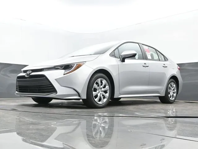 2026 Toyota Corolla LE thumbnail 25