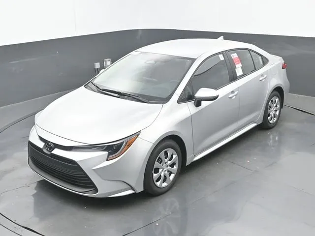 2026 Toyota Corolla LE thumbnail 29
