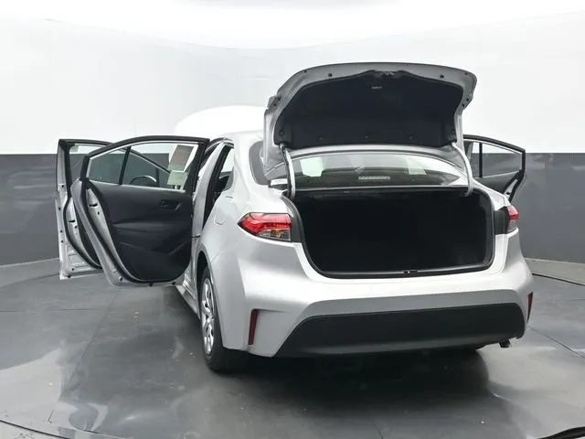 2026 Toyota Corolla LE thumbnail 33